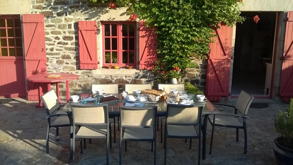Au Jardin D'Eloise Bed & Breakfast Tremereuc Bagian luar foto