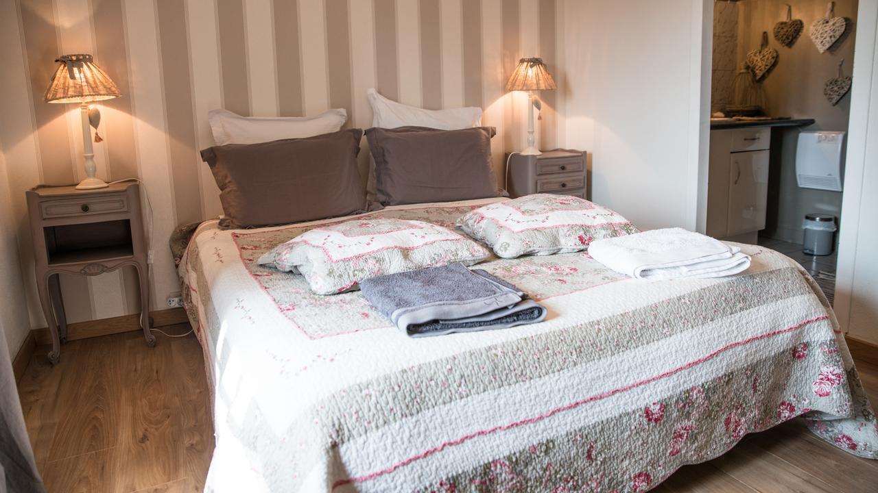 Au Jardin D'Eloise Bed & Breakfast Tremereuc Bagian luar foto