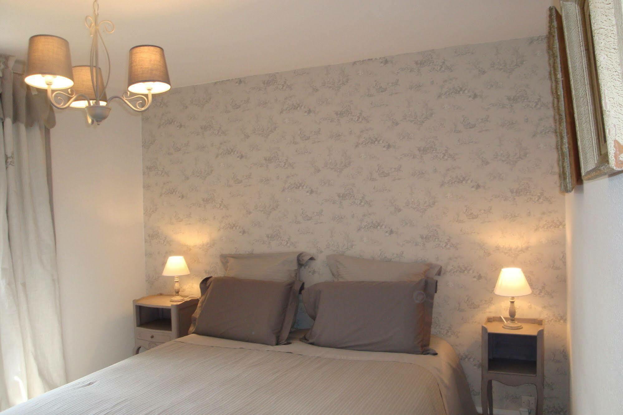 Au Jardin D'Eloise Bed & Breakfast Tremereuc Bagian luar foto