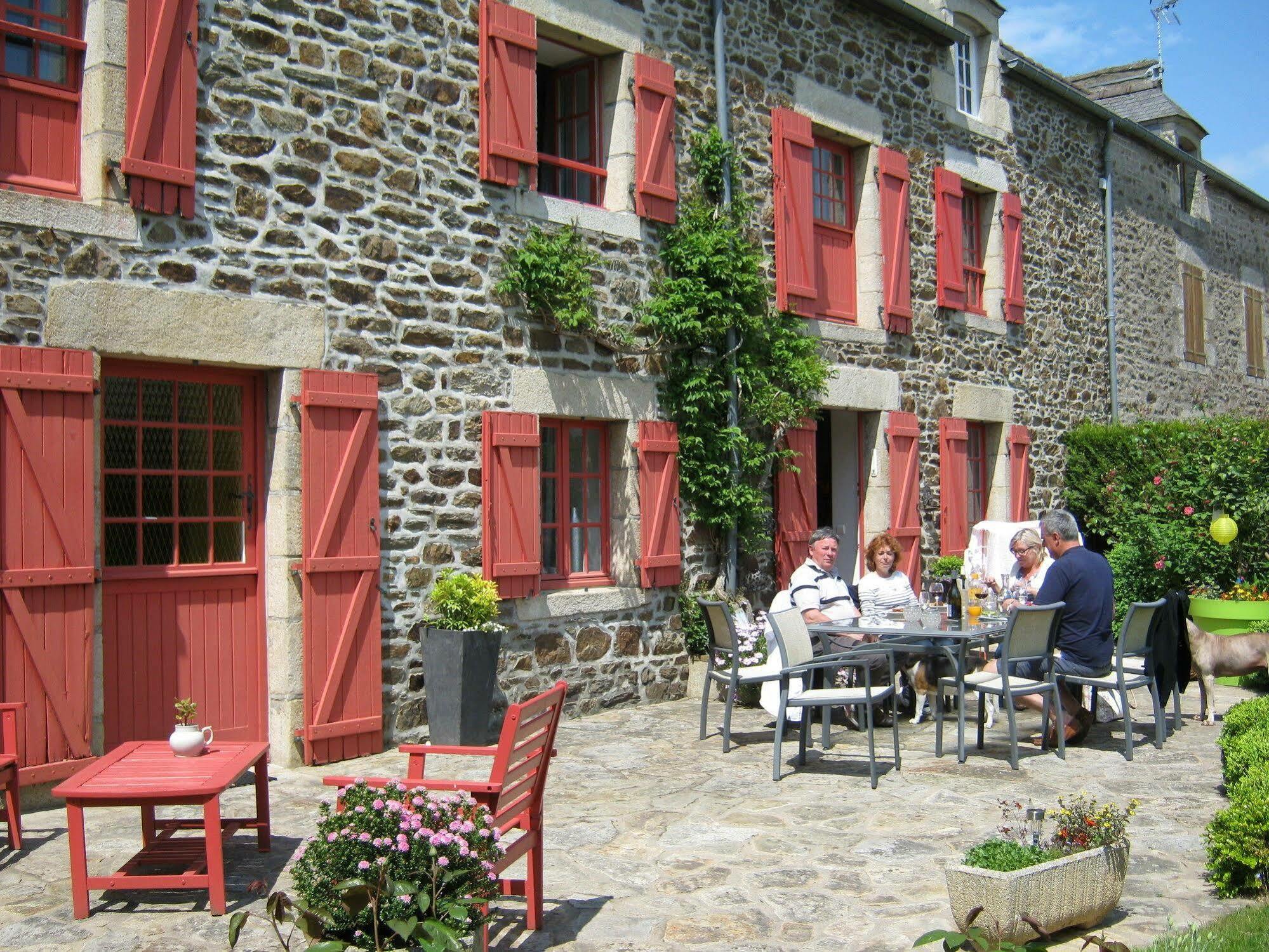 Au Jardin D'Eloise Bed & Breakfast Tremereuc Bagian luar foto