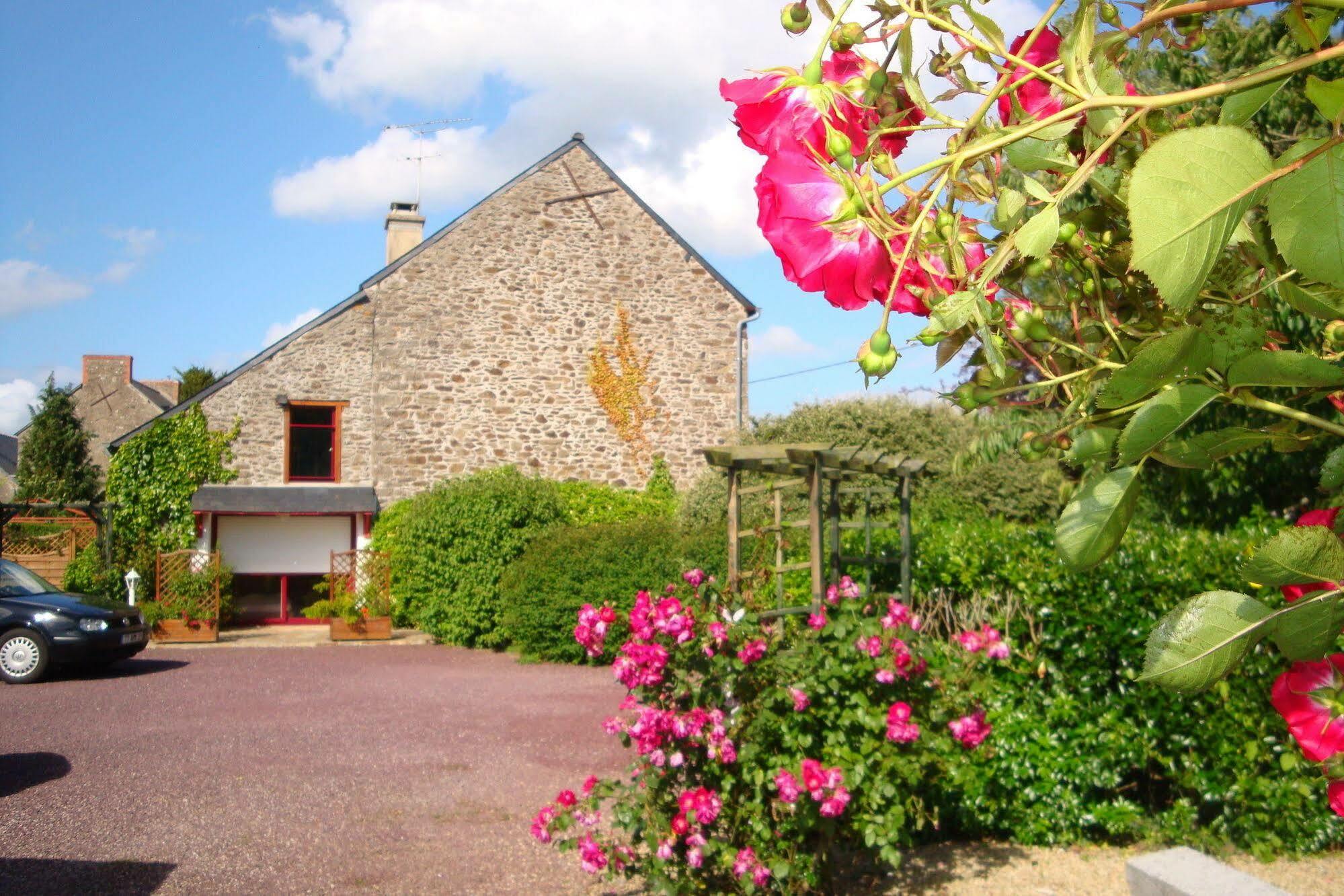 Au Jardin D'Eloise Bed & Breakfast Tremereuc Bagian luar foto